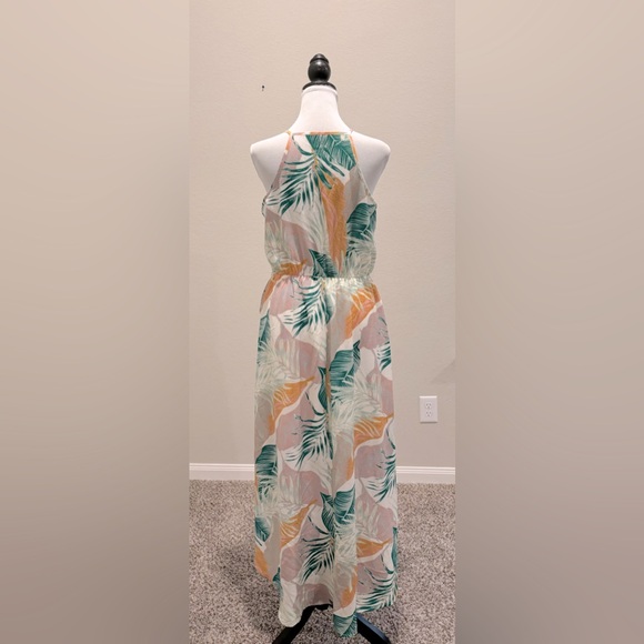 Dream Of Me Multi-colored Tropical Maxi Dress - Picture 2 of 5